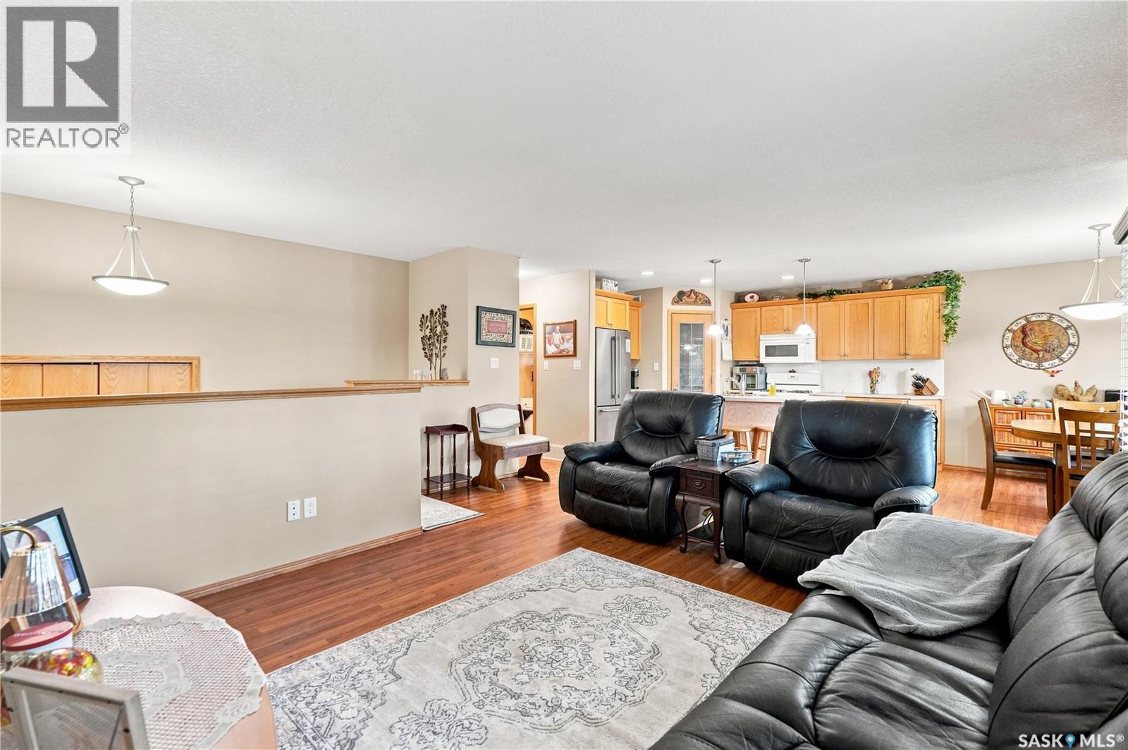 4920 DEWDNEY AVENUE - 7