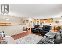 Living room - 4920 Dewdney Avenue, Regina, SK S4T1B8 Photo 7