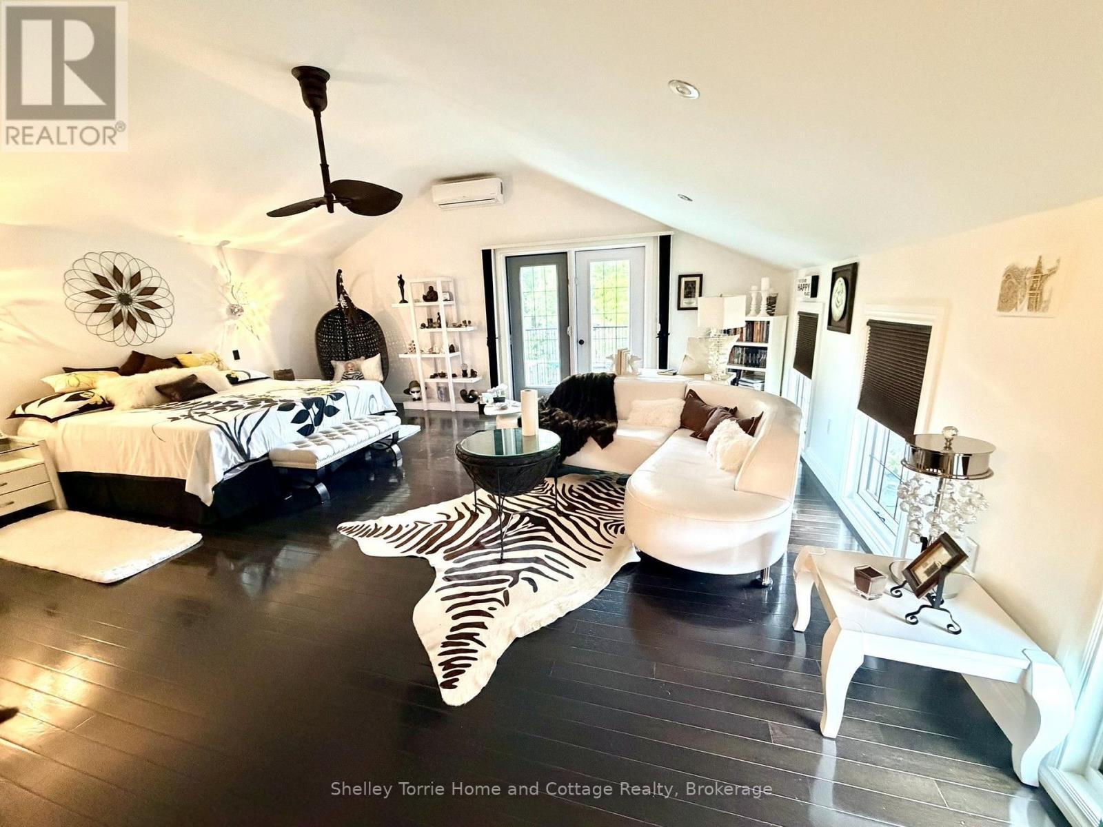 515 BAY STREET - Image 28