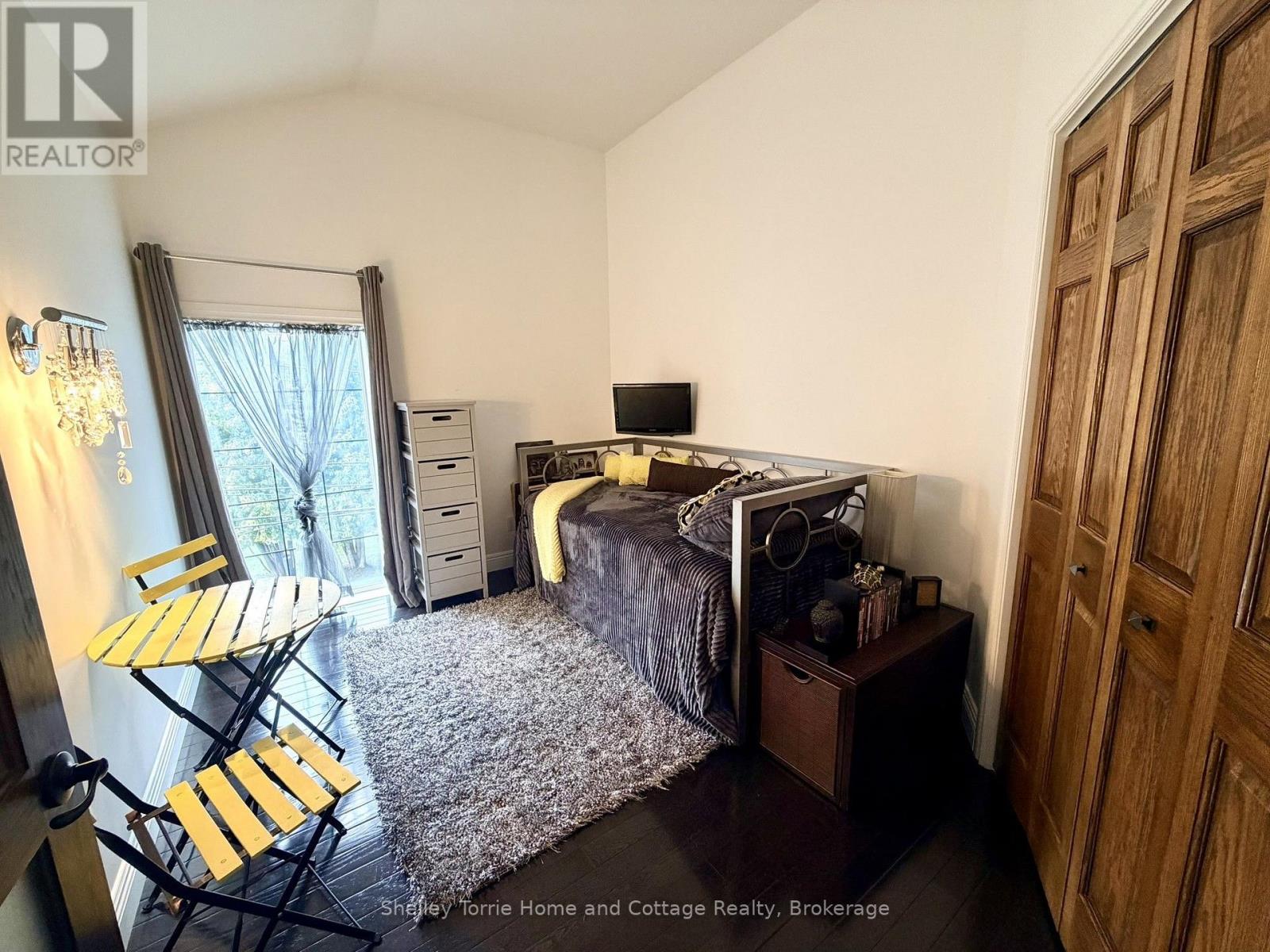 515 BAY STREET - Image 35