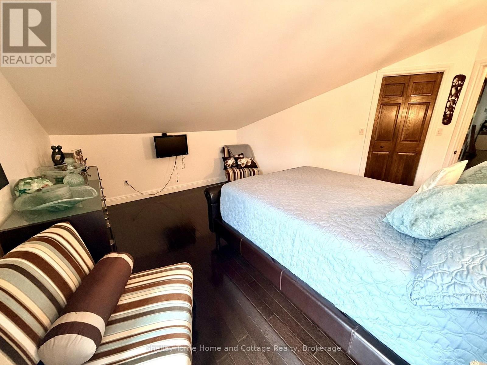 515 BAY STREET - Image 37