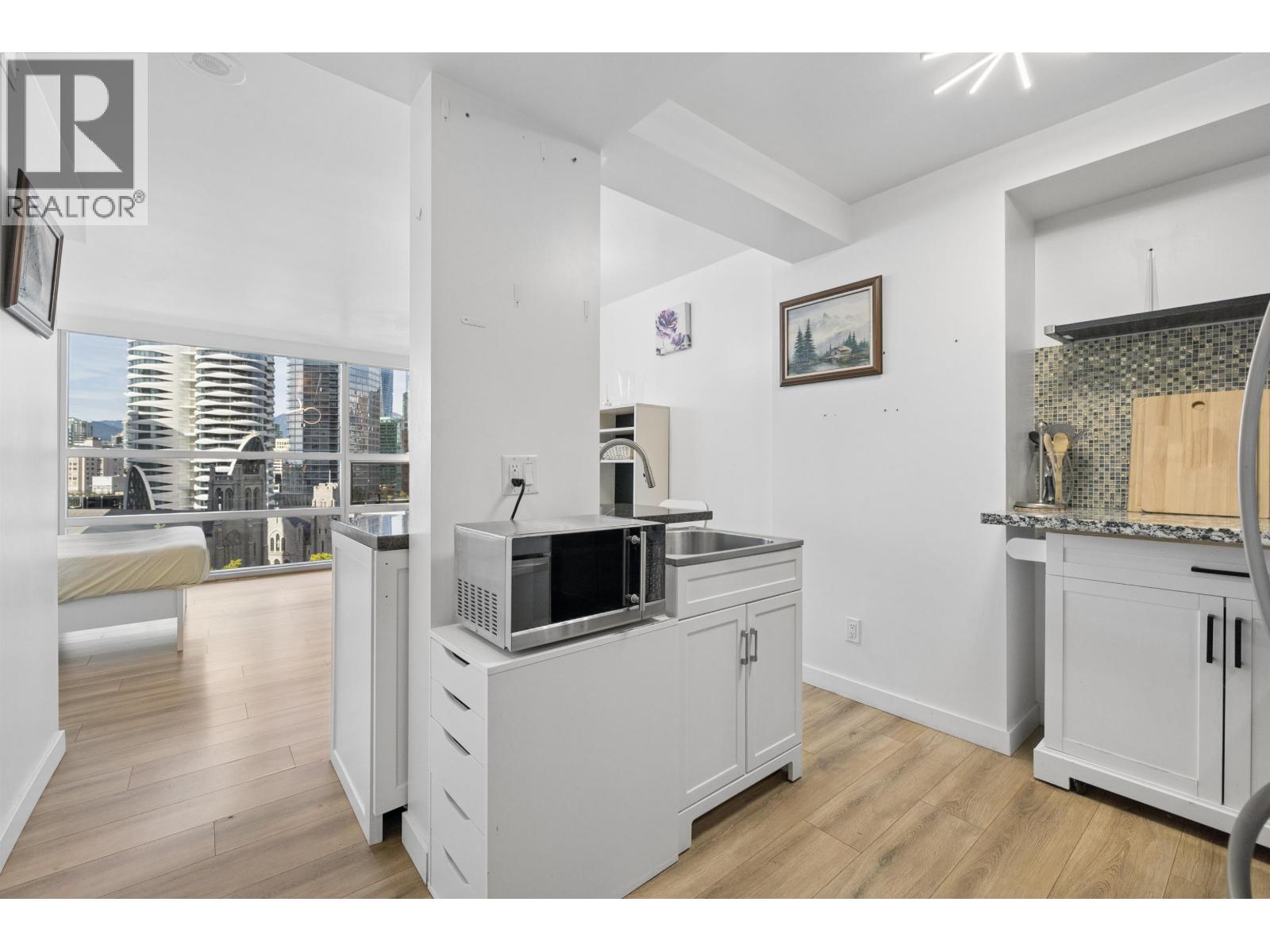 1 Bath House for Rent in Vancouver – 1406 1050 BURRARD, Vancouver – MLS# R3156150 - Image 16