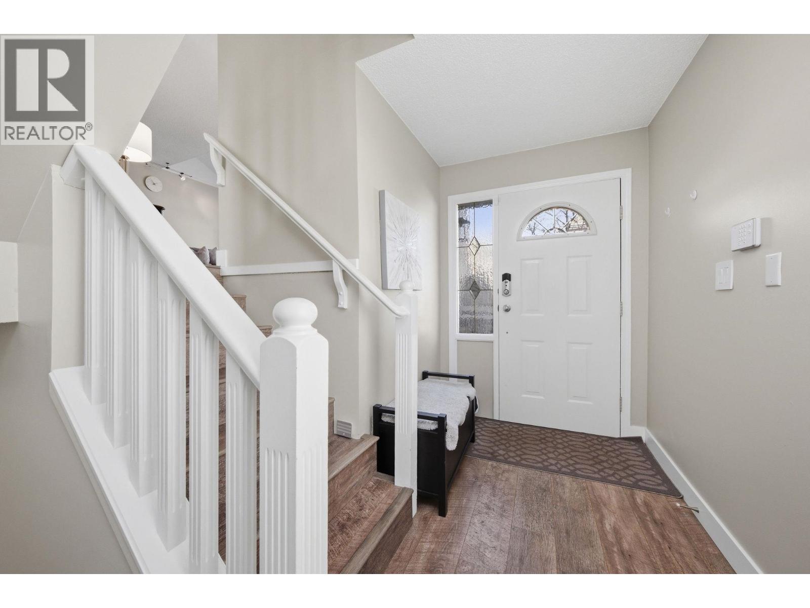 817 ROCHE POINT DRIVE, North Vancouver — photo 2