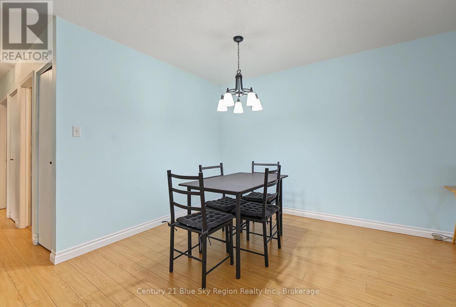 643 ROBARTS AVENUE - 14