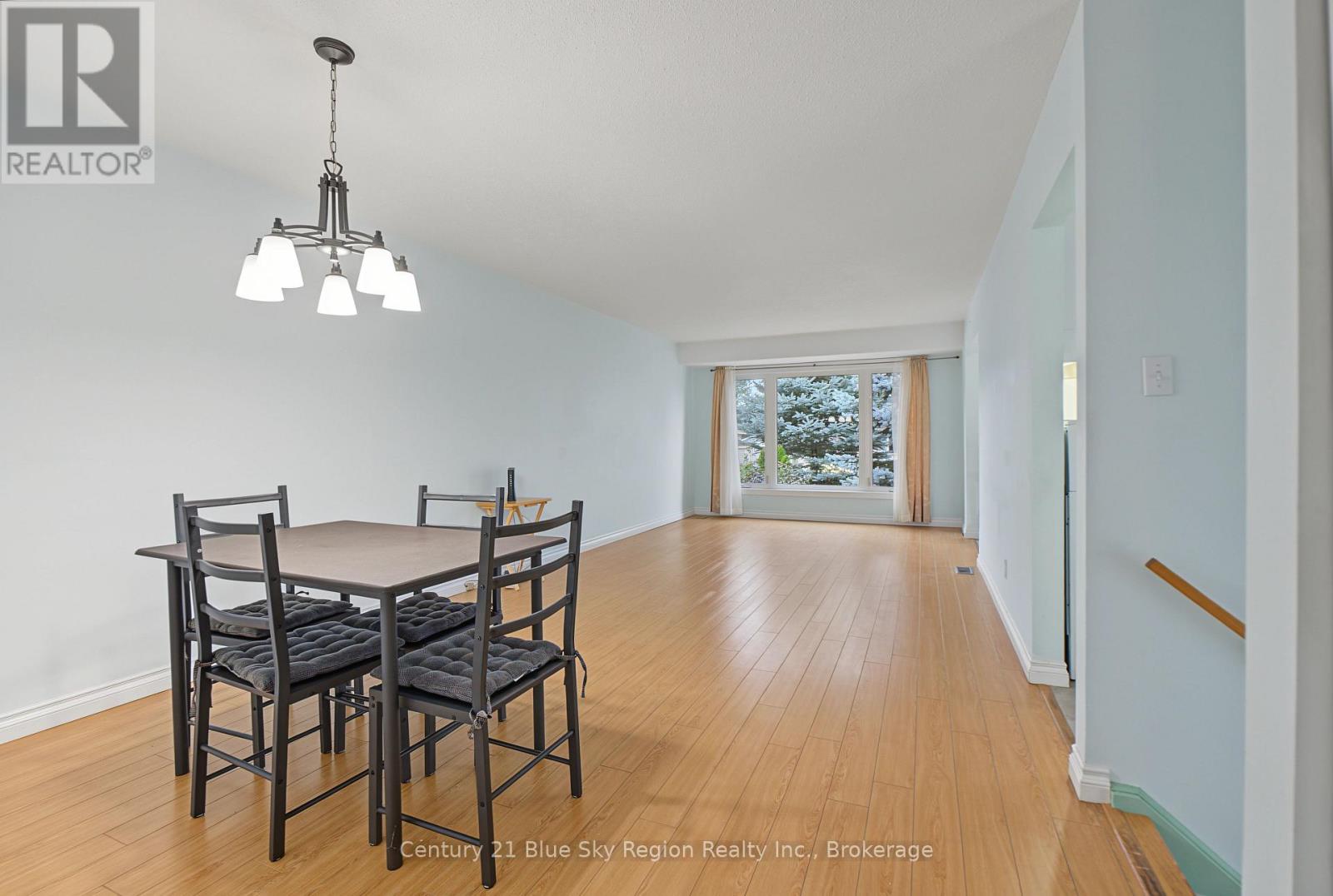 643 ROBARTS AVENUE - 15