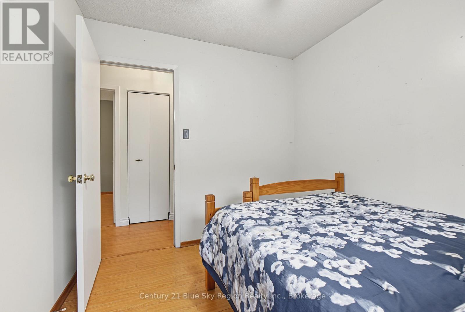 643 ROBARTS AVENUE - 18