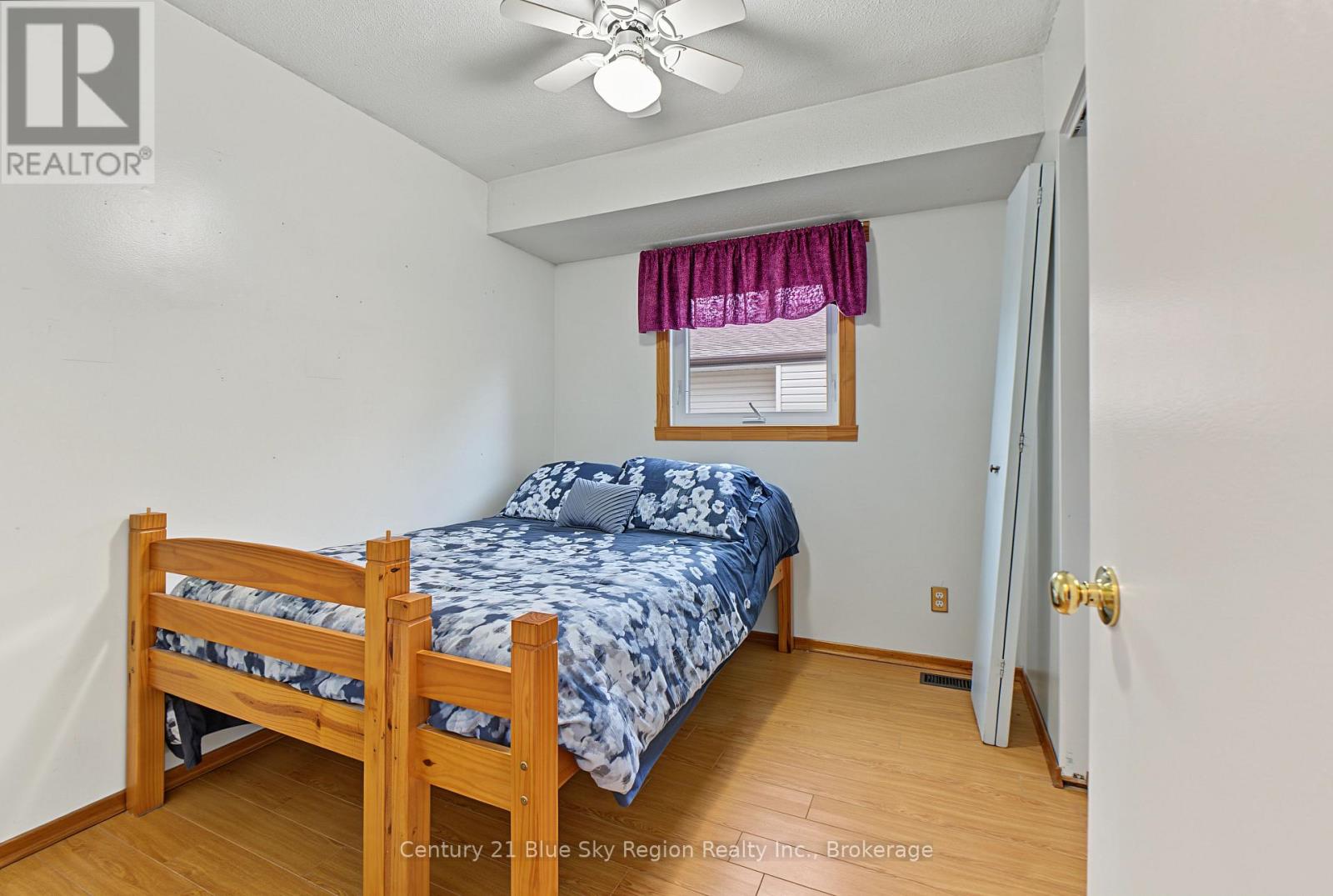 643 ROBARTS AVENUE - 19