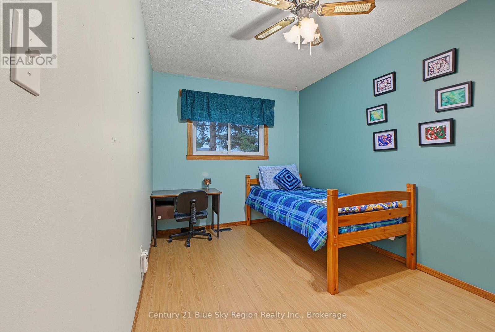 643 ROBARTS AVENUE - 20