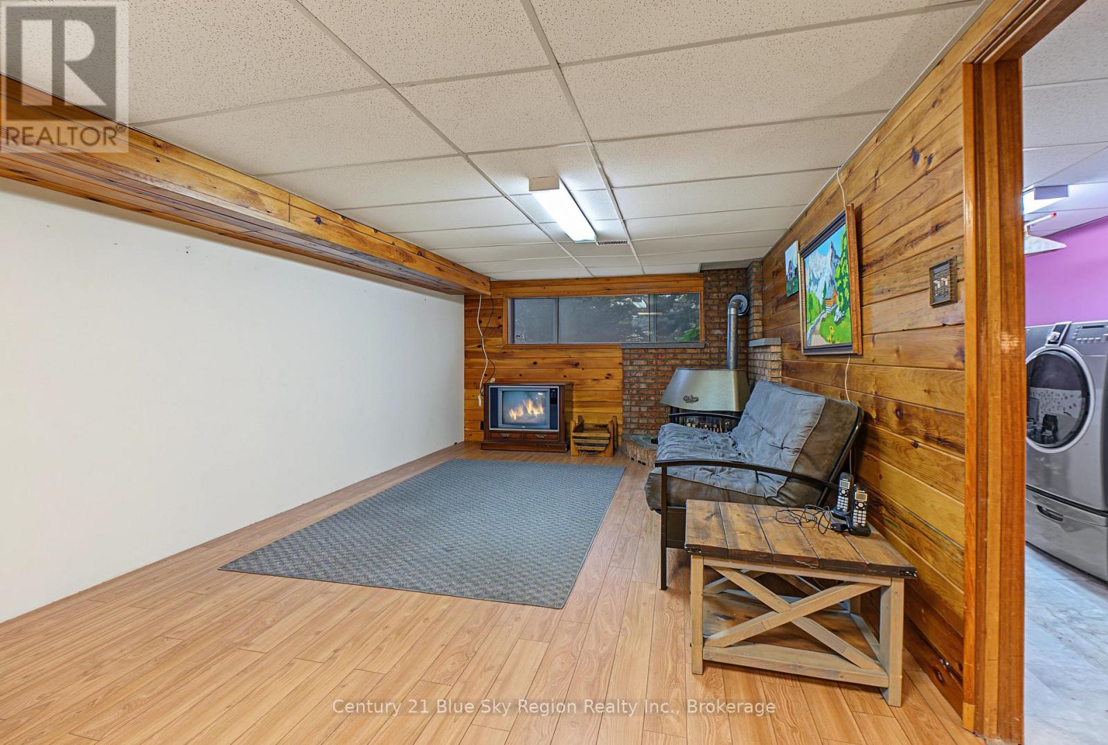 643 ROBARTS AVENUE - 25