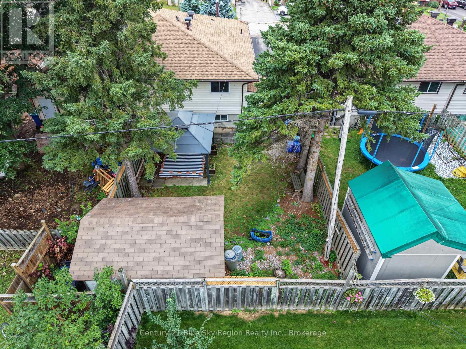 643 ROBARTS AVENUE - 39