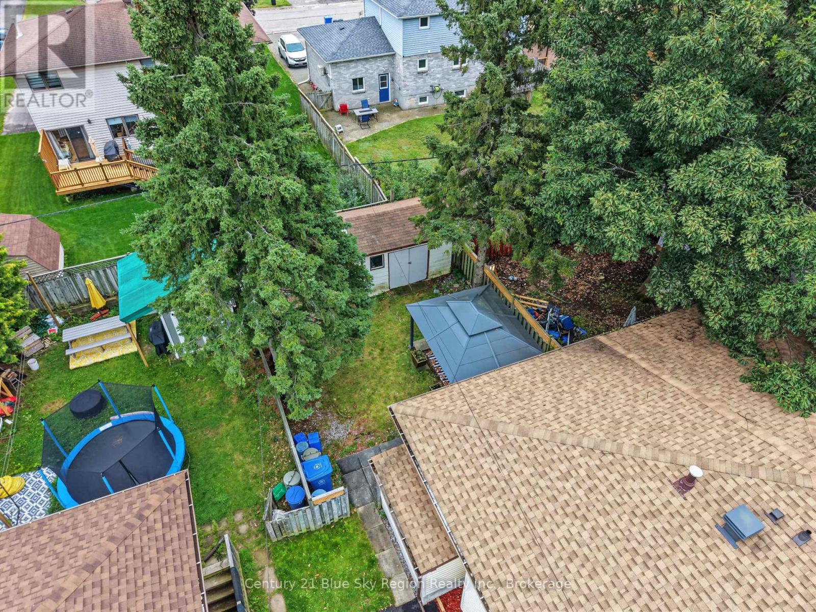 643 ROBARTS AVENUE - 40