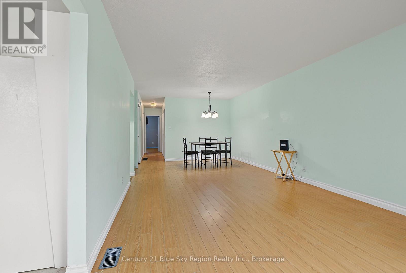 643 ROBARTS AVENUE - 6