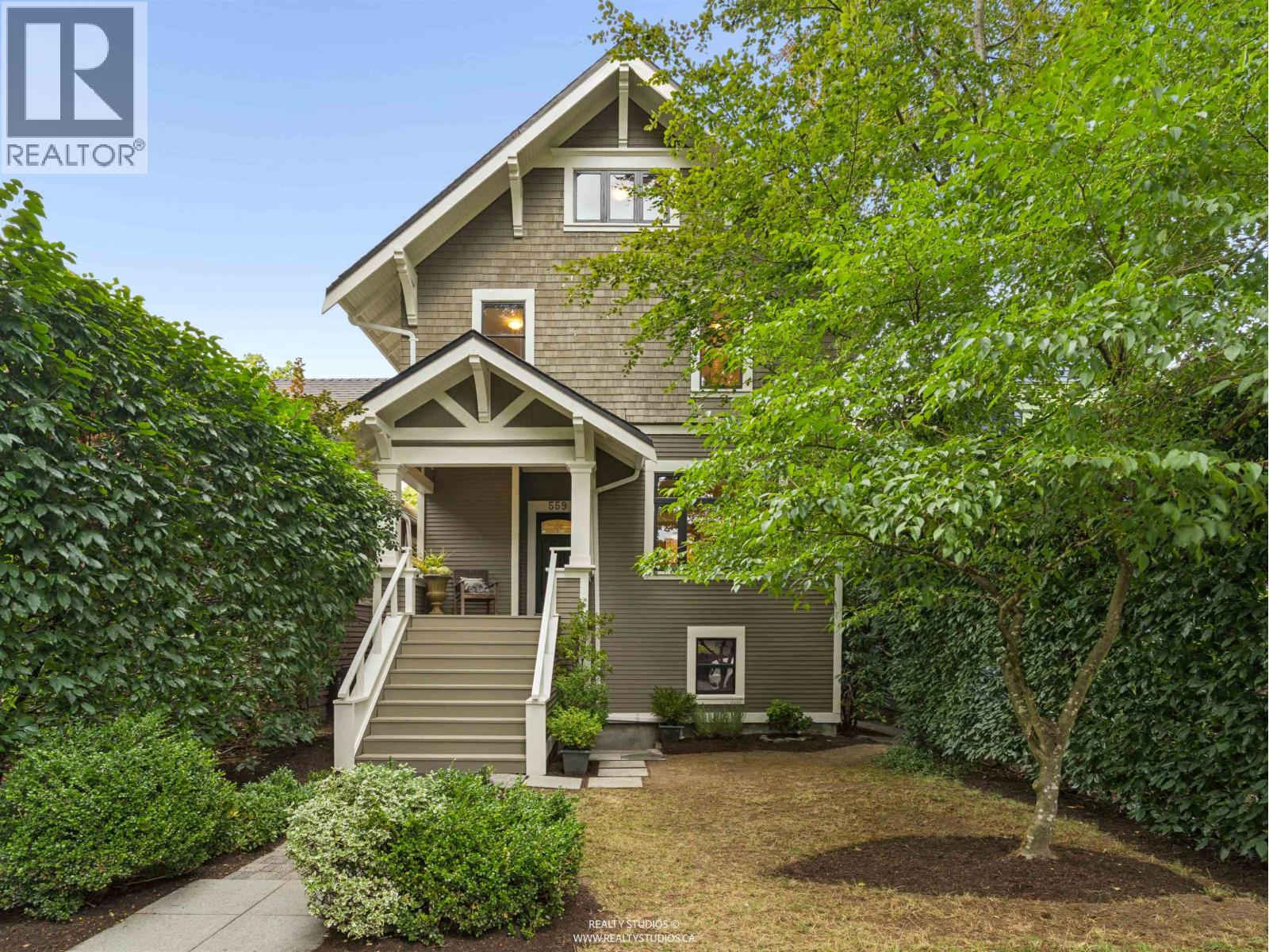 559 W 18TH AVENUE, Vancouver