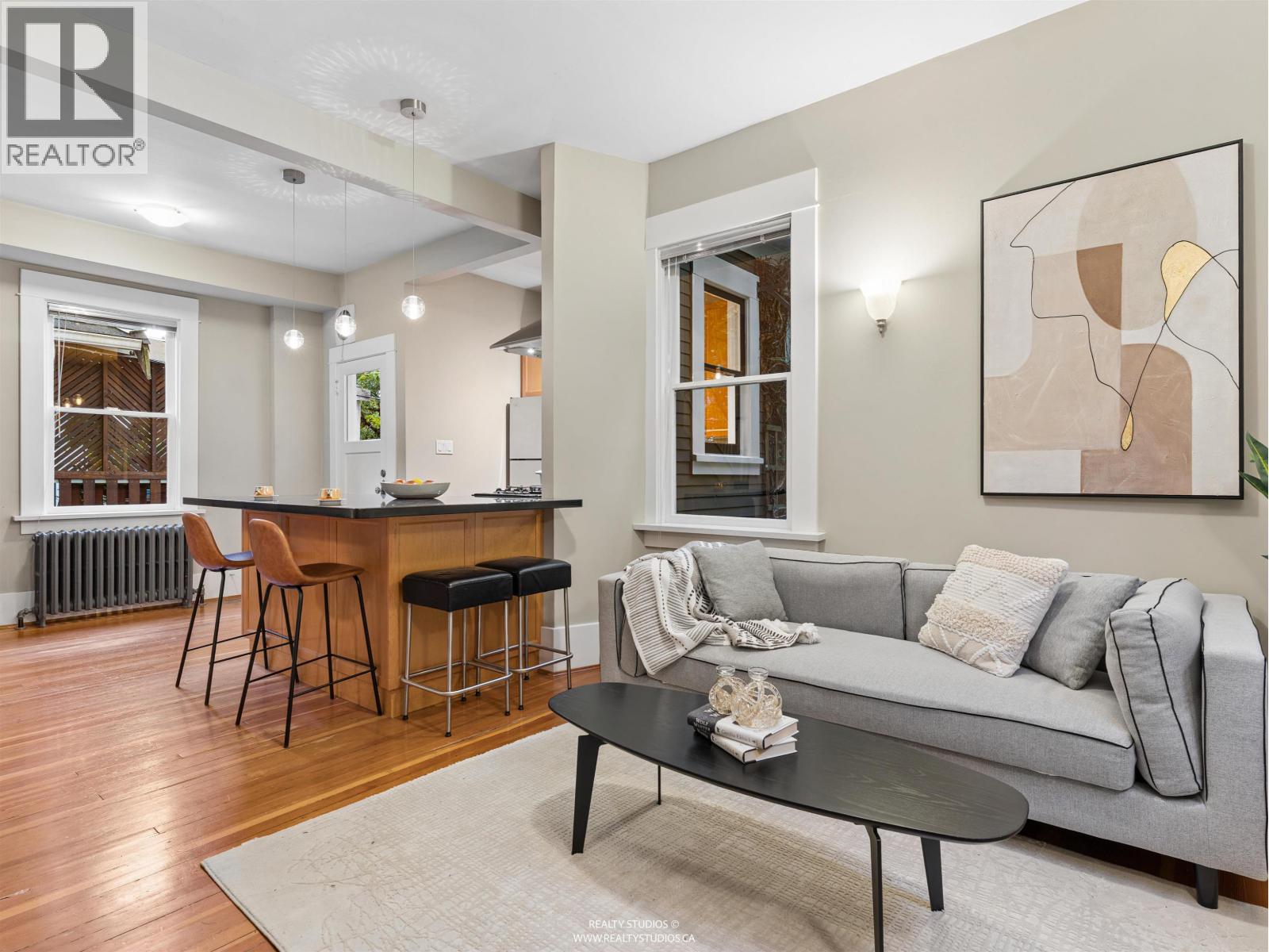 559 W 18TH AVENUE, Vancouver