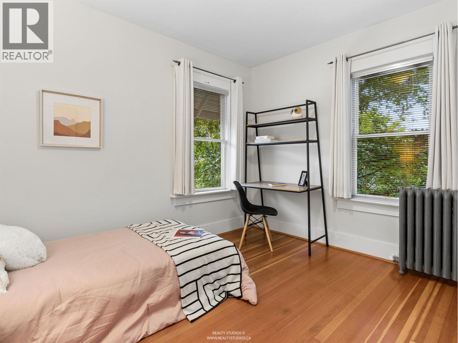 559 W 18TH AVENUE, Vancouver