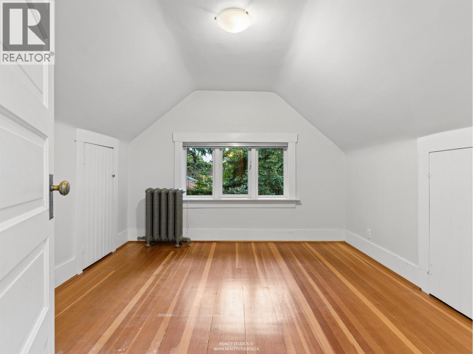 559 W 18TH AVENUE, Vancouver