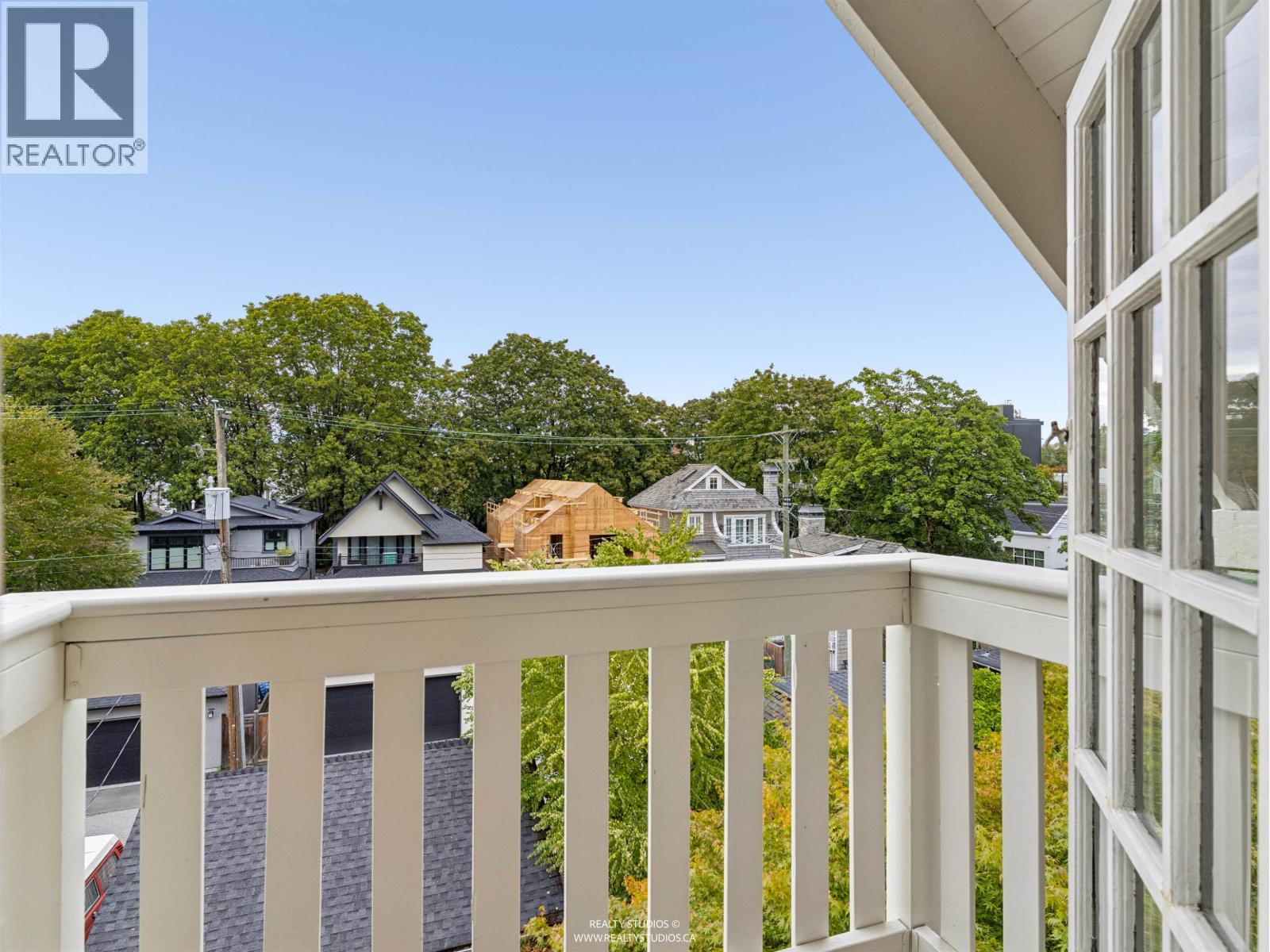 559 W 18TH AVENUE, Vancouver
