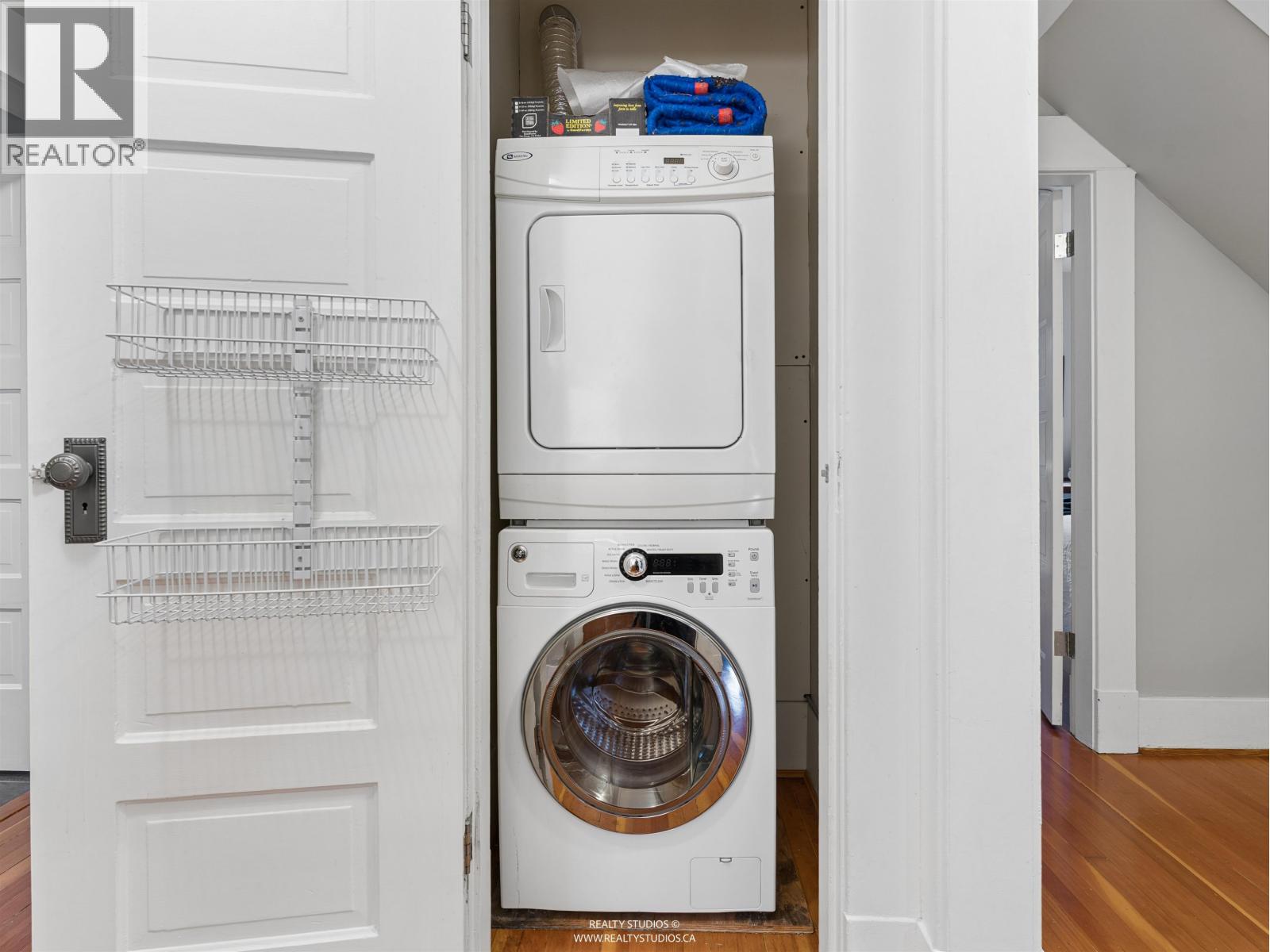 559 W 18TH AVENUE, Vancouver