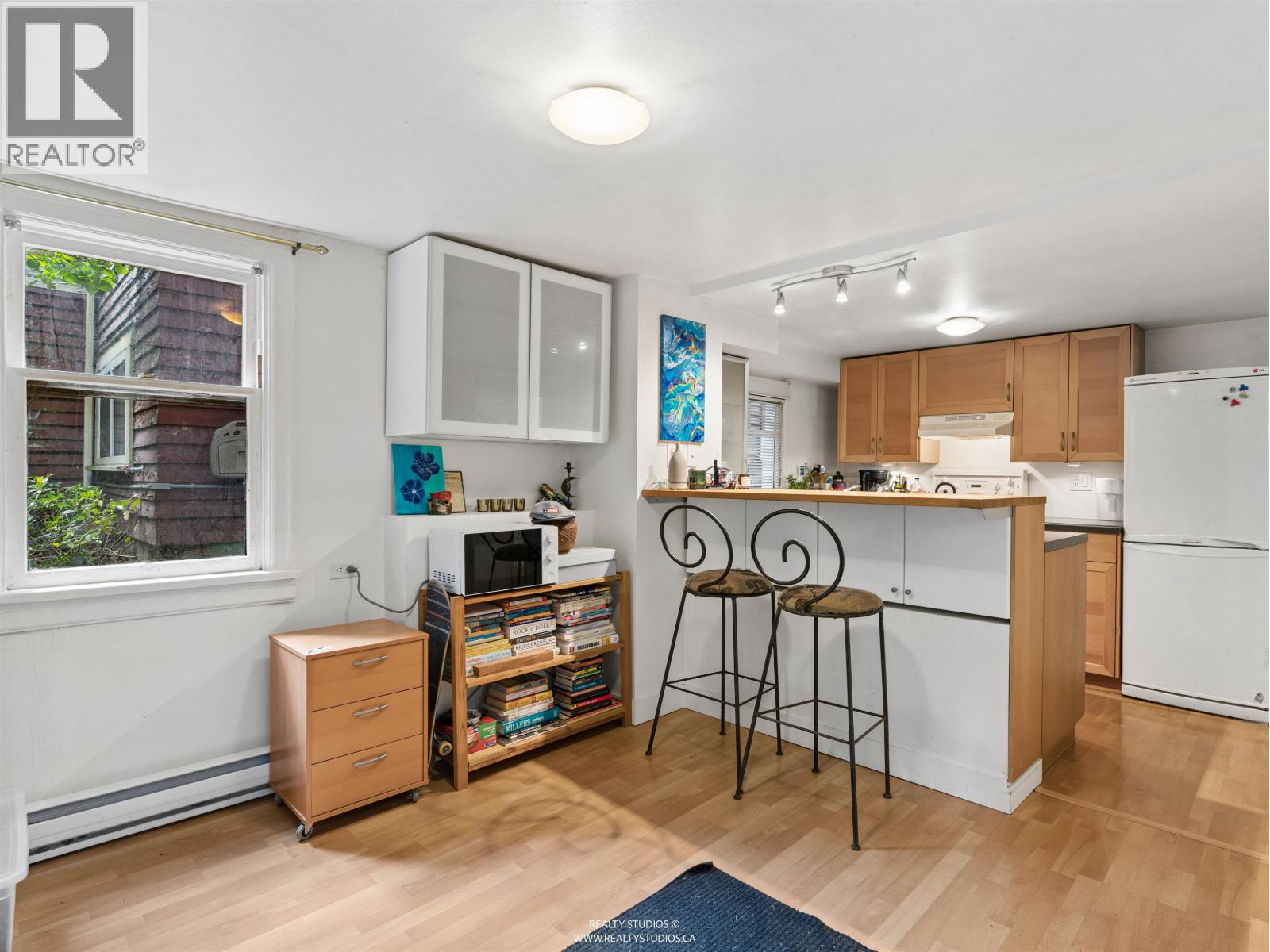 559 W 18TH AVENUE, Vancouver