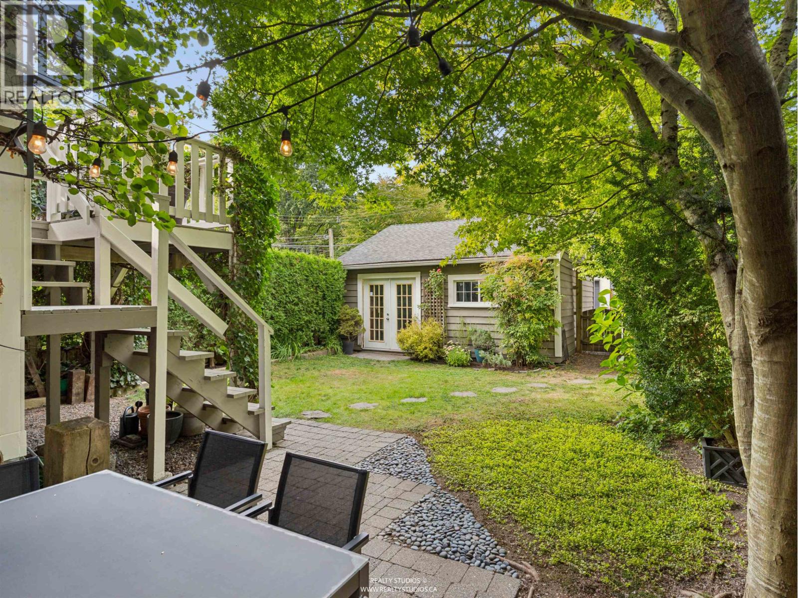 559 W 18TH AVENUE, Vancouver