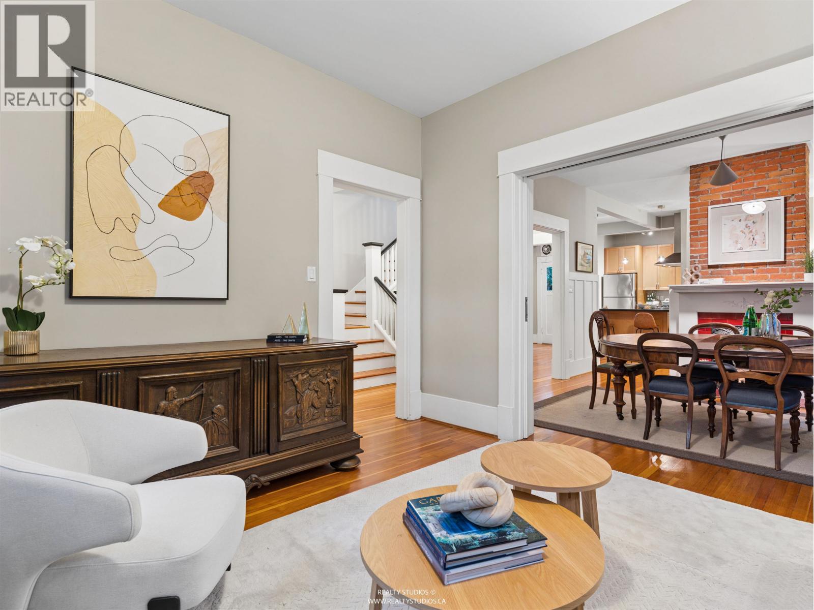 559 W 18TH AVENUE, Vancouver