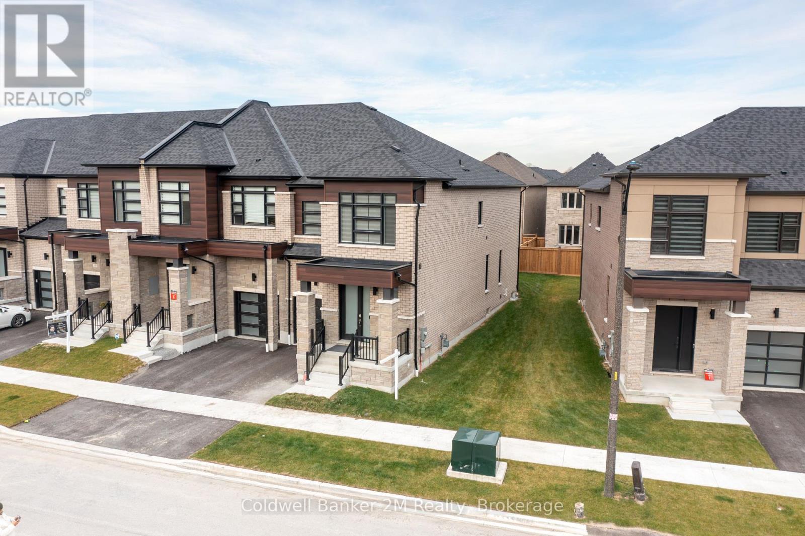 136 OGSTON CRESCENT - 2