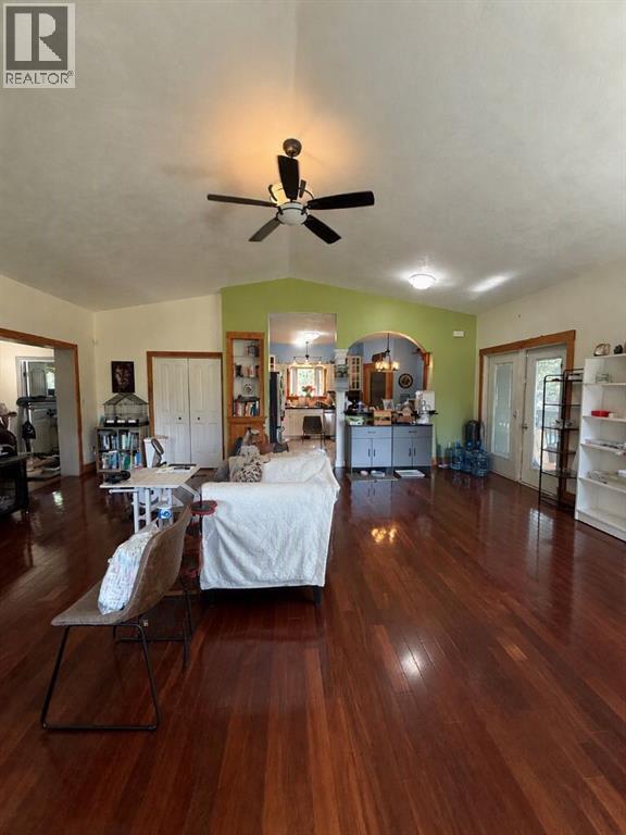 1404, Railway Avenue - 6