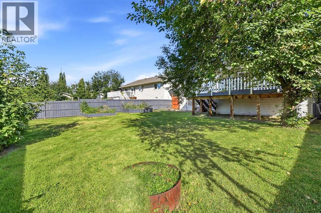 5711 61 Avenue - 6