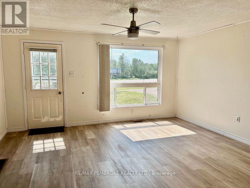 2 Bed, 1 Bath House for Sale in Petawawa – 2185 PETAWAWA BOULEVARD – MLS# X13742146 - Image 18