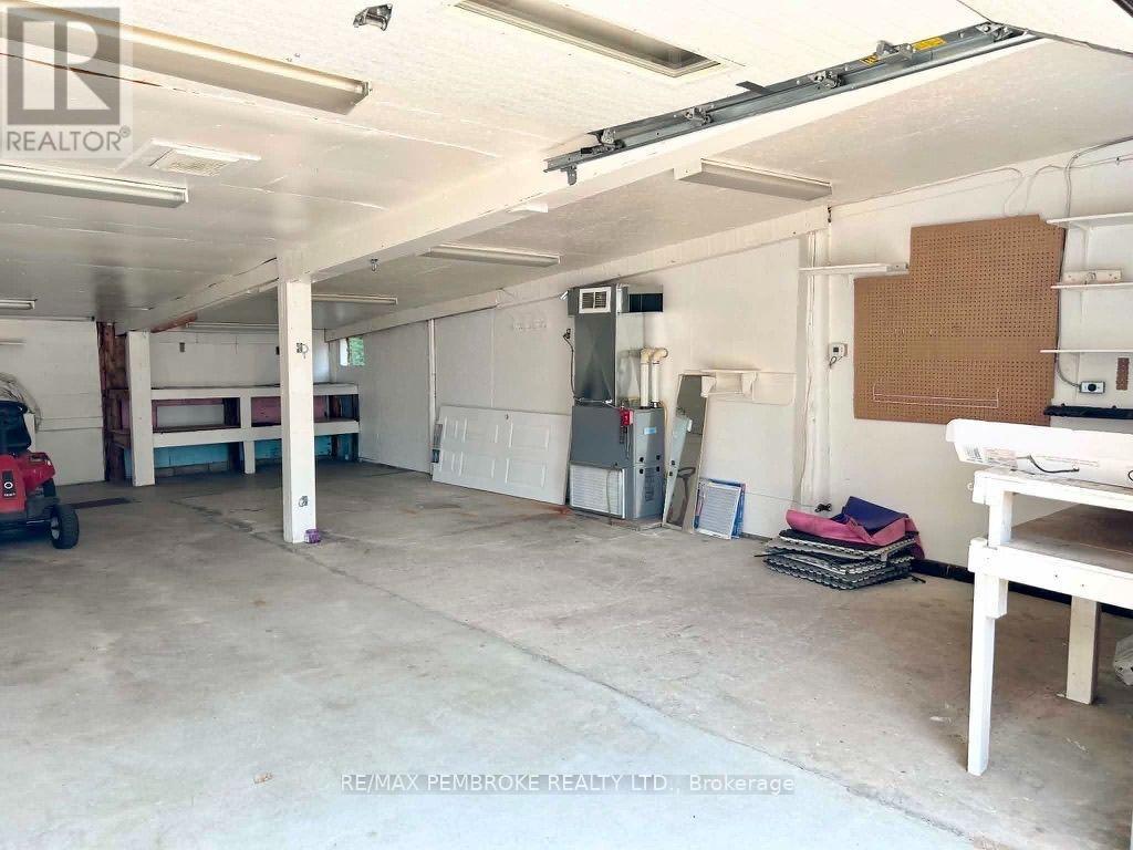 2 Bed, 1 Bath House for Sale in Petawawa – 2185 PETAWAWA BOULEVARD – MLS# X13742146 - Image 46