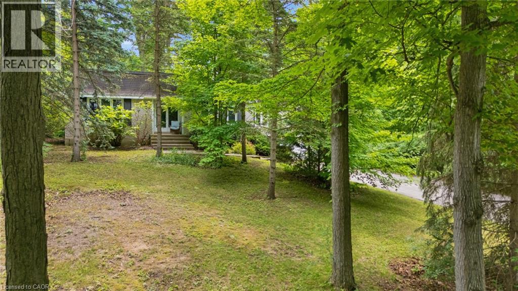 35 MAPLE HILL Drive, Kitchener, Ontario, N2M2R7, Kitchener, Ontario — photo 5 of 5