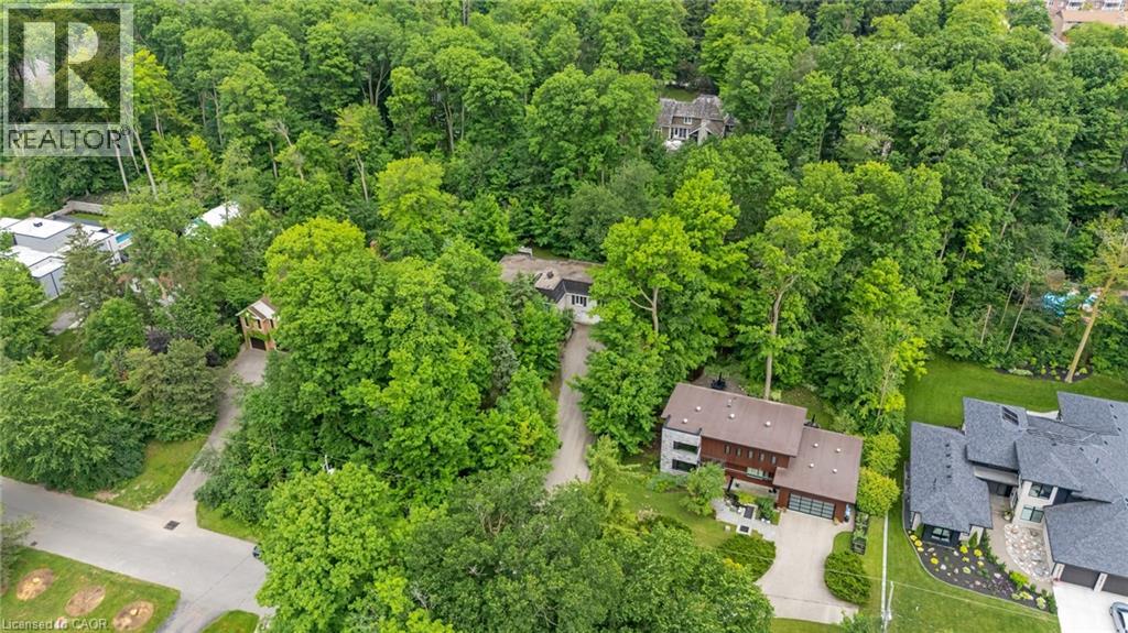 35 MAPLE HILL Drive, Kitchener, Ontario, N2M2R7, Kitchener, Ontario — photo 2 of 5
