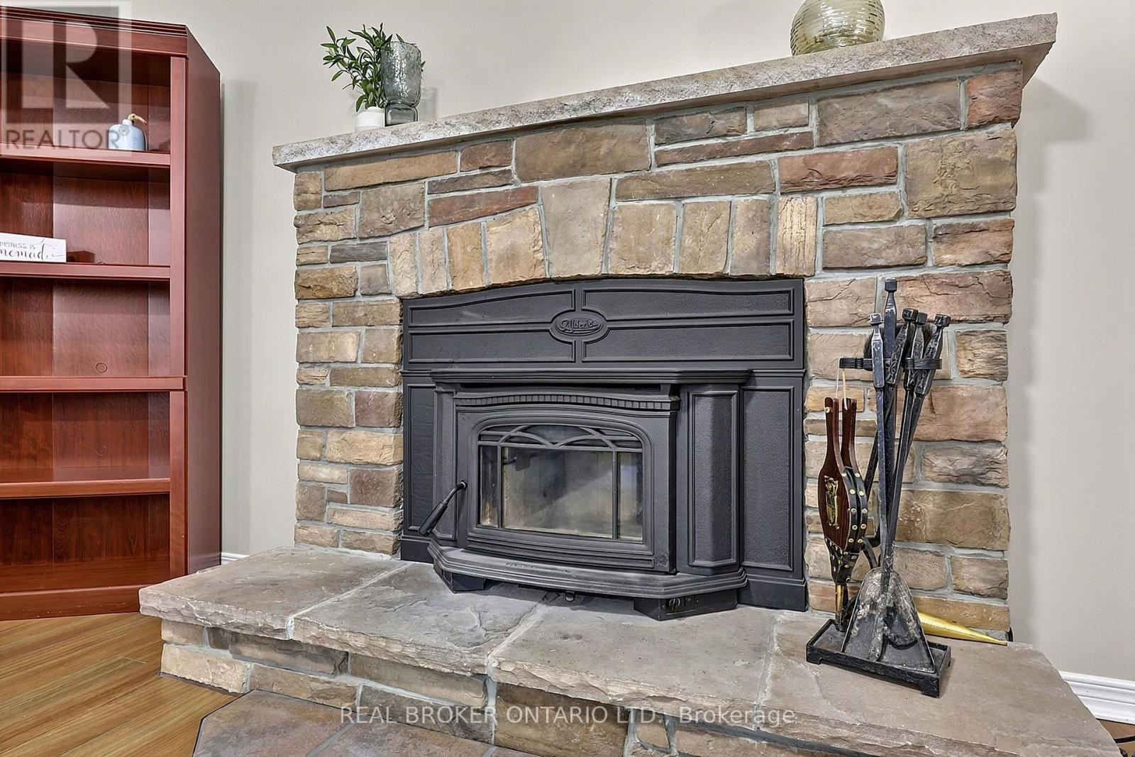 2 AMBERGLEN COURT - Image 11
