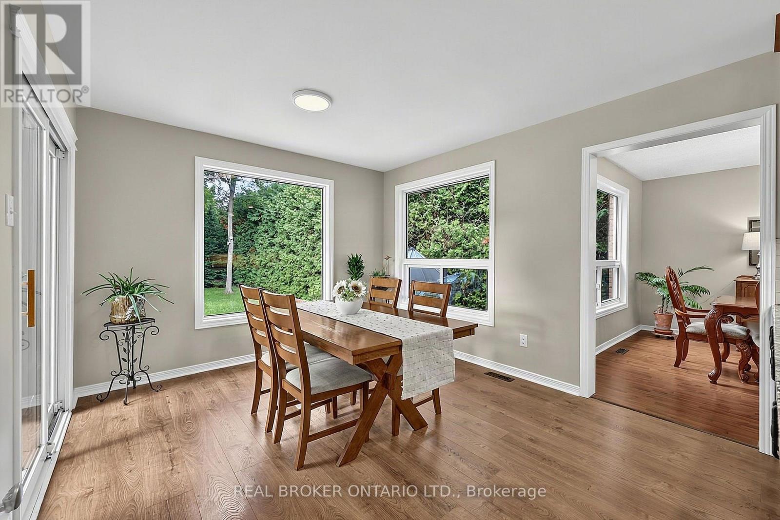 2 AMBERGLEN COURT - 16
