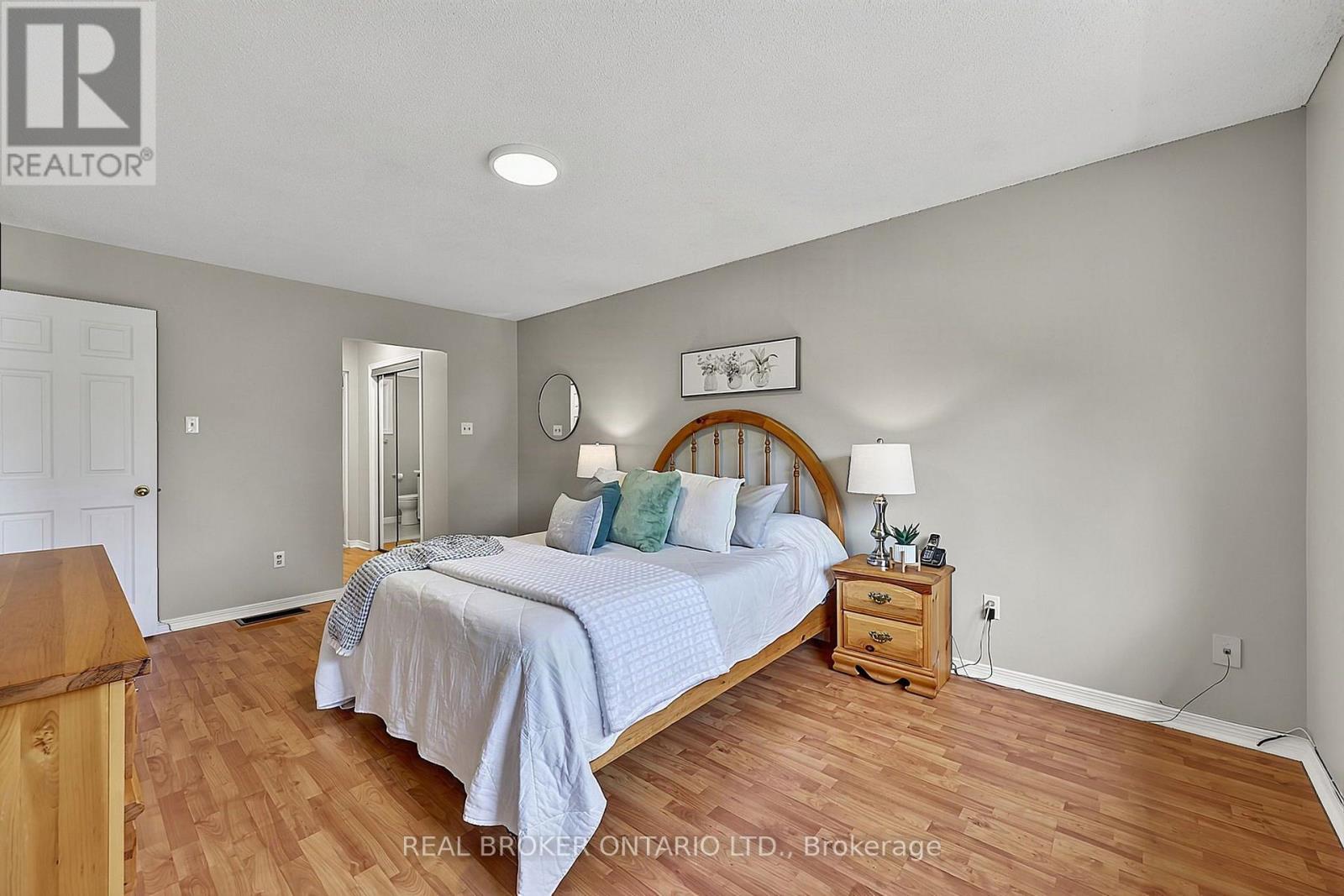 2 AMBERGLEN COURT - Image 21
