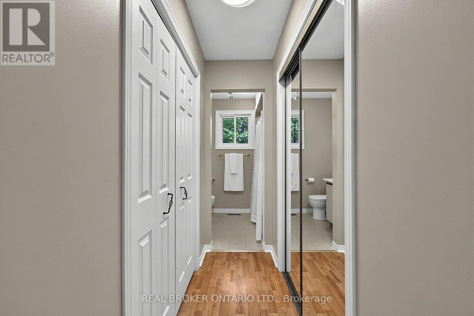 2 AMBERGLEN COURT - 22