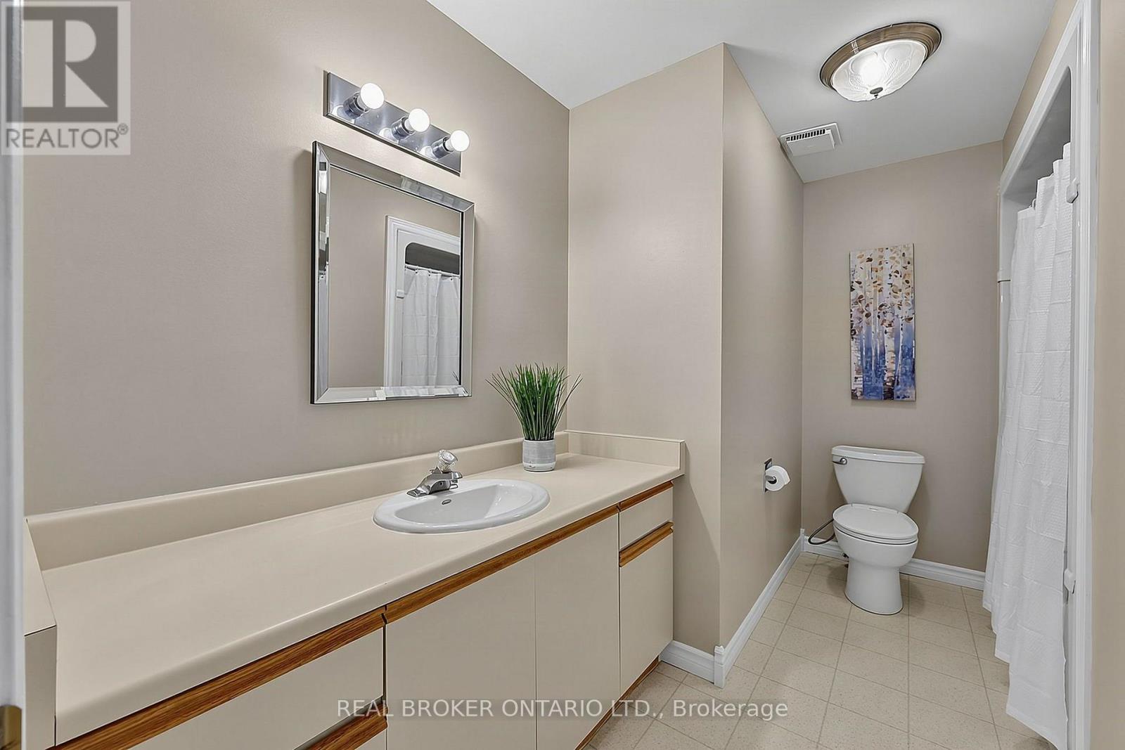 2 AMBERGLEN COURT - 29