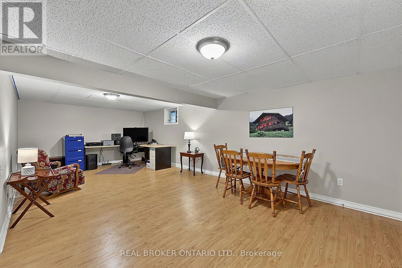 2 AMBERGLEN COURT - Image 32