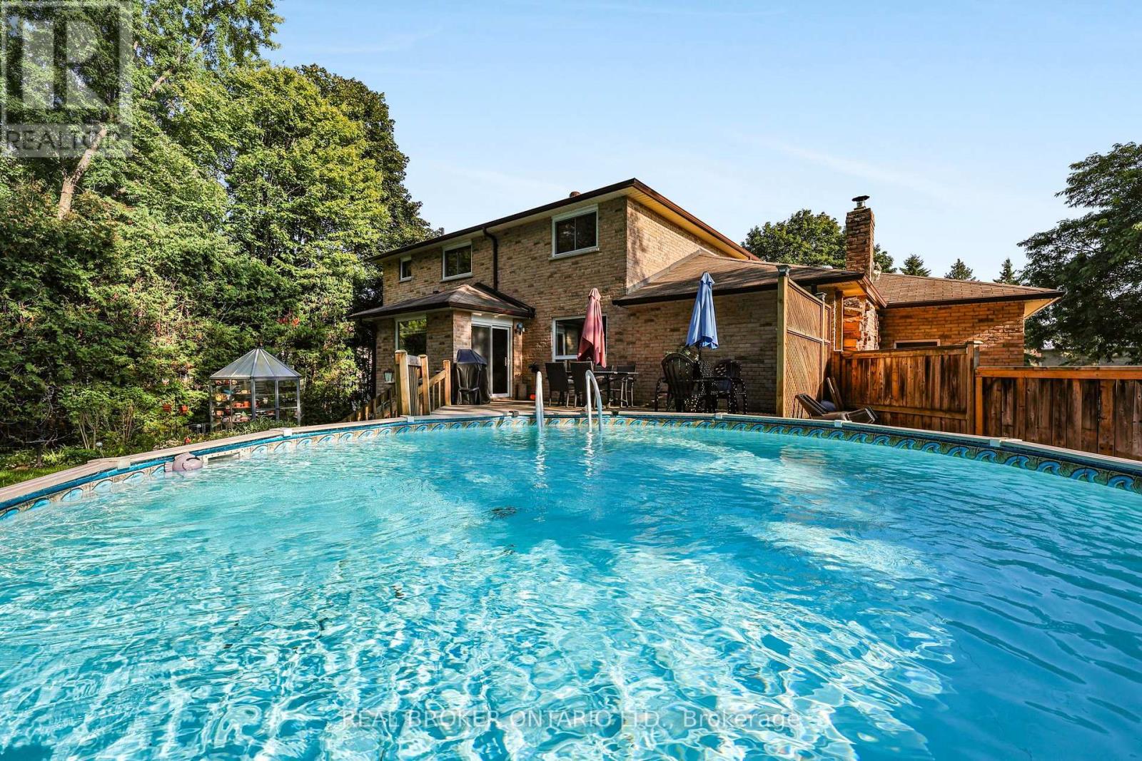 2 AMBERGLEN COURT - Image 36