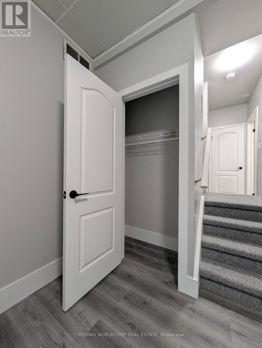 #Lower 59 Scott Crescent, Barrie (Letitia Heights), Ontario, L4N4W2, Barrie (Letitia Heights), Ontario — photo 2 of 5