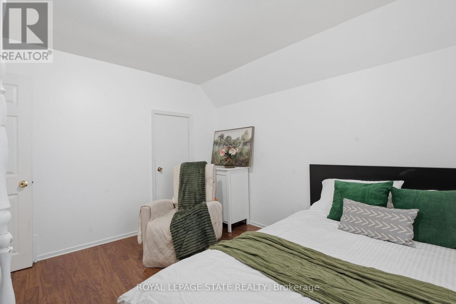 126 NIAGARA STREET - 23
