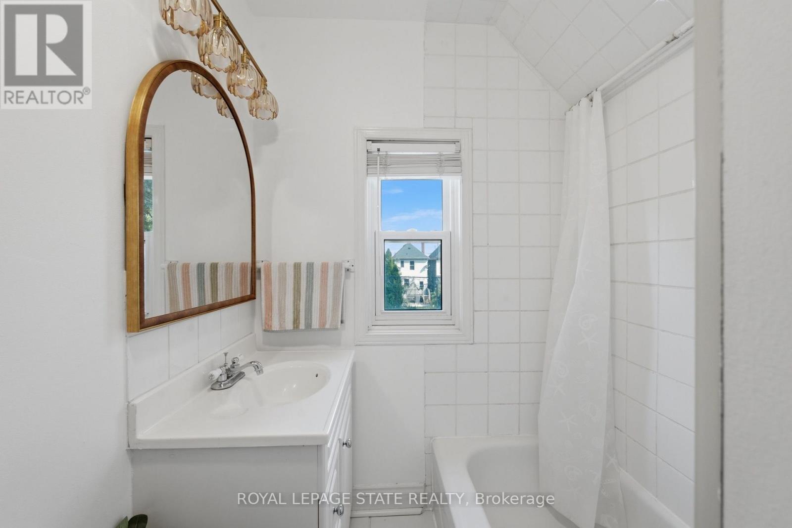 126 NIAGARA STREET - 30