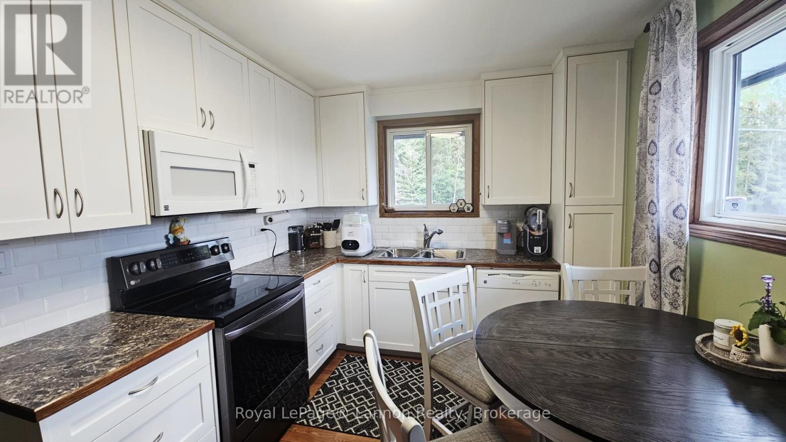 295 COWAN STREET - 5