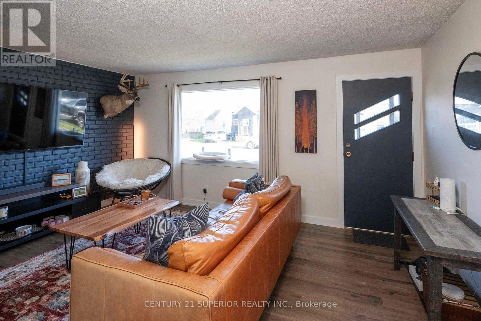 218 Christina Street East, Thunder Bay (Westfort), Ontario, P7E4N7, Thunder Bay (Westfort), Ontario — photo 4 of 5
