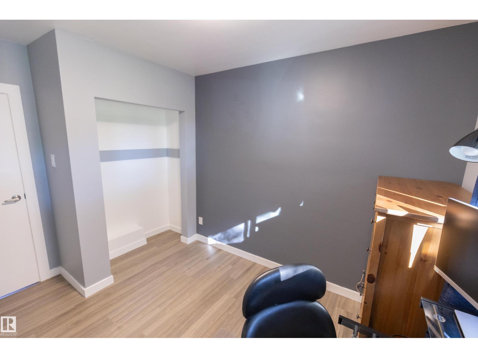 12380 132 ST NW - 21