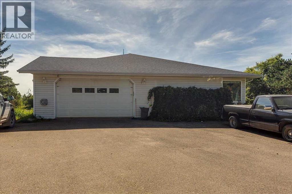 Listing photo – 38240 284 Range, Rural Red Deer County
