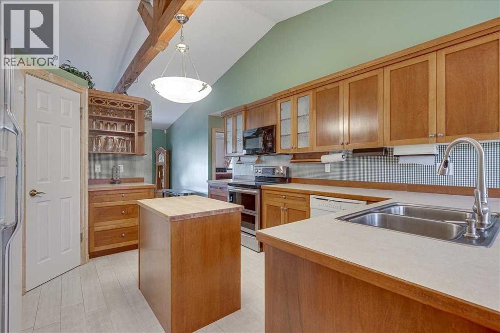 Listing photo – 38240 284 Range, Rural Red Deer County
