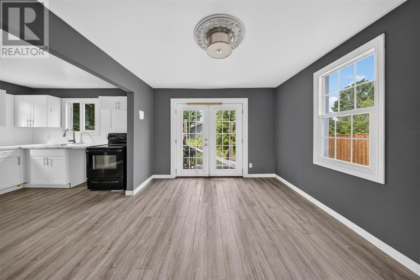 461 John ST - 10