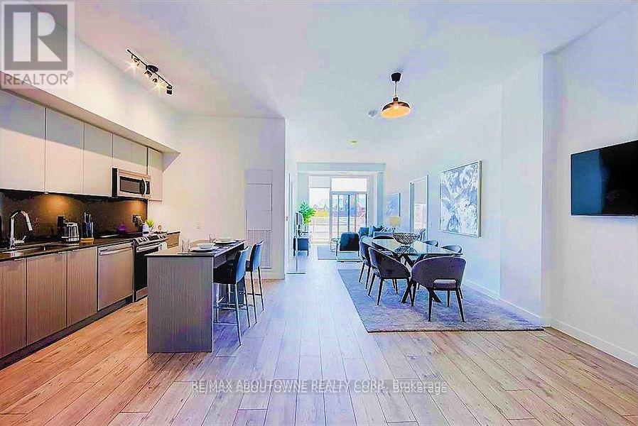 #B0614 133 Bronte Road, Oakville (BR Bronte), Ontario, L6L3C1, Oakville (BR Bronte), Ontario — photo 3 of 5