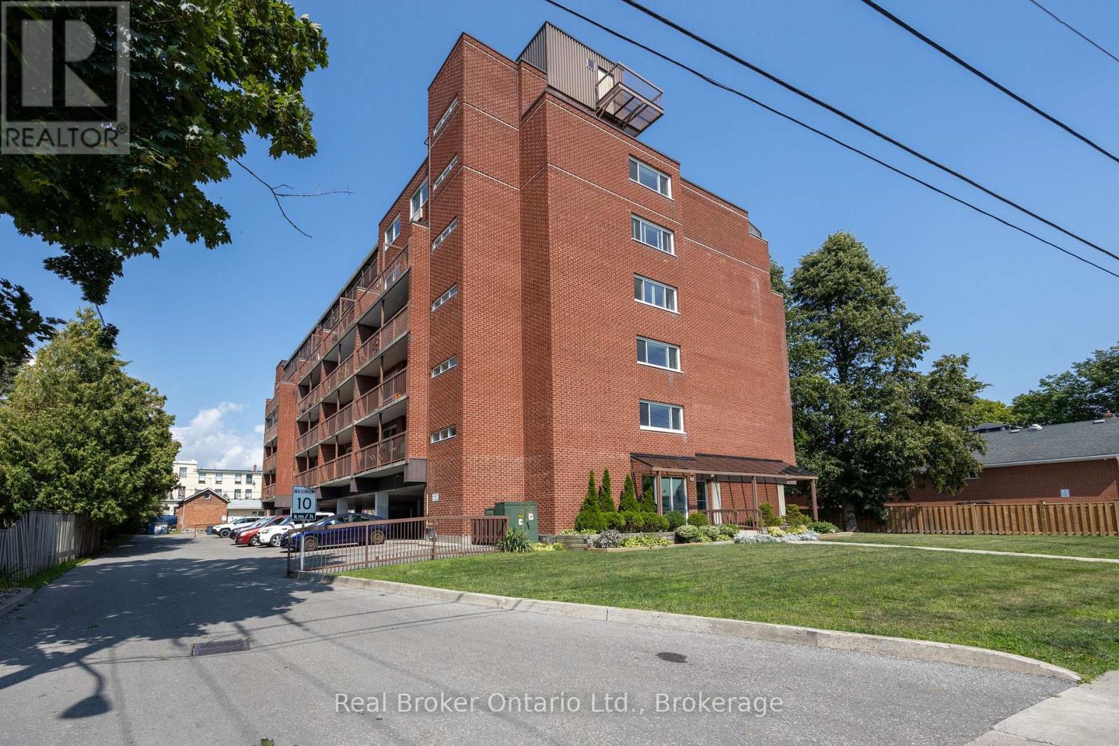 #504 144 Queen Street, Clarington (Bowmanville), Ontario, L1C1M9, Clarington (Bowmanville), Ontario — photo 3 of 5